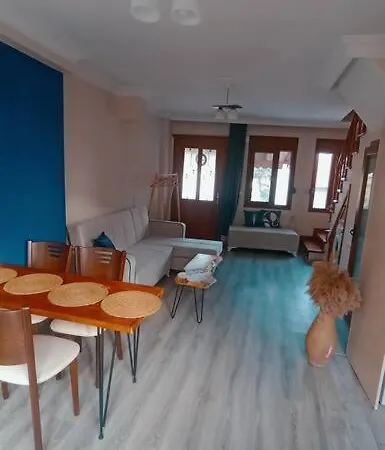 Deniz Manzarali Muestakil Ev Aybalik Apartment