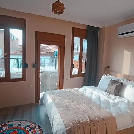 Deniz Manzarali Mustakil Ev Aybalik Сasa de vacaciones